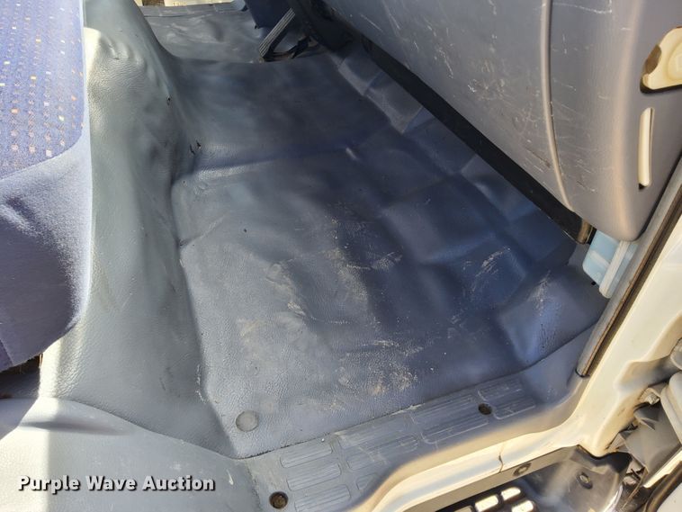 image for item DN6891 2006 Mitsubishi FUSO  flatbed truck