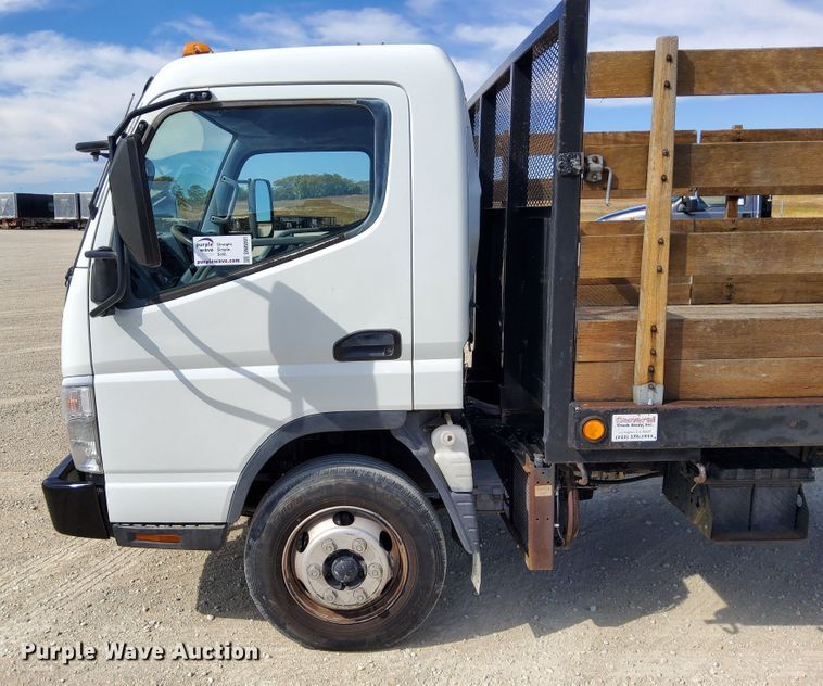 image for item DN6891 2006 Mitsubishi FUSO  flatbed truck