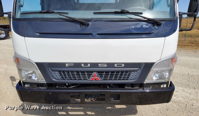 image for item DN6891 2006 Mitsubishi FUSO  flatbed truck