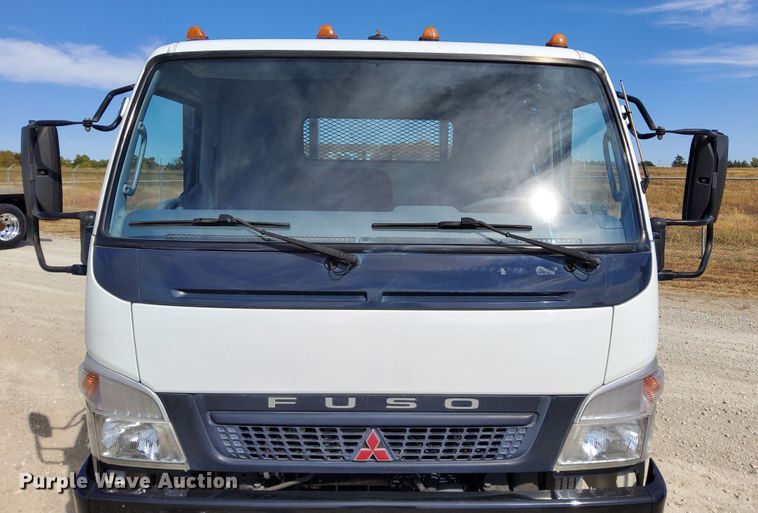 image for item DN6891 2006 Mitsubishi FUSO  flatbed truck