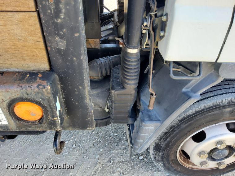 image for item DN6891 2006 Mitsubishi FUSO  flatbed truck