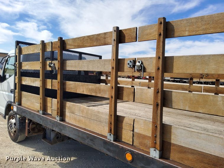 image for item DN6891 2006 Mitsubishi FUSO  flatbed truck