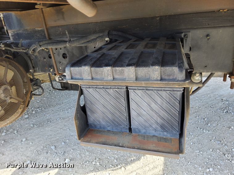 image for item DN6891 2006 Mitsubishi FUSO  flatbed truck