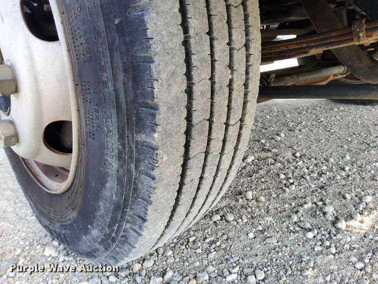 image for item DN6891 2006 Mitsubishi FUSO  flatbed truck