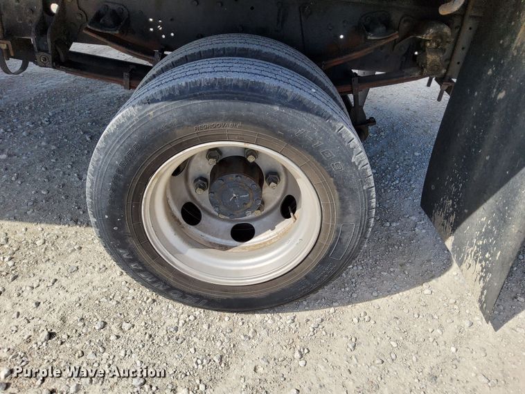 image for item DN6891 2006 Mitsubishi FUSO  flatbed truck