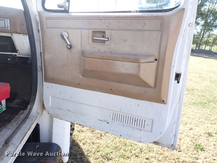 image for item DN6904 1984 Chevrolet C60  grain truck