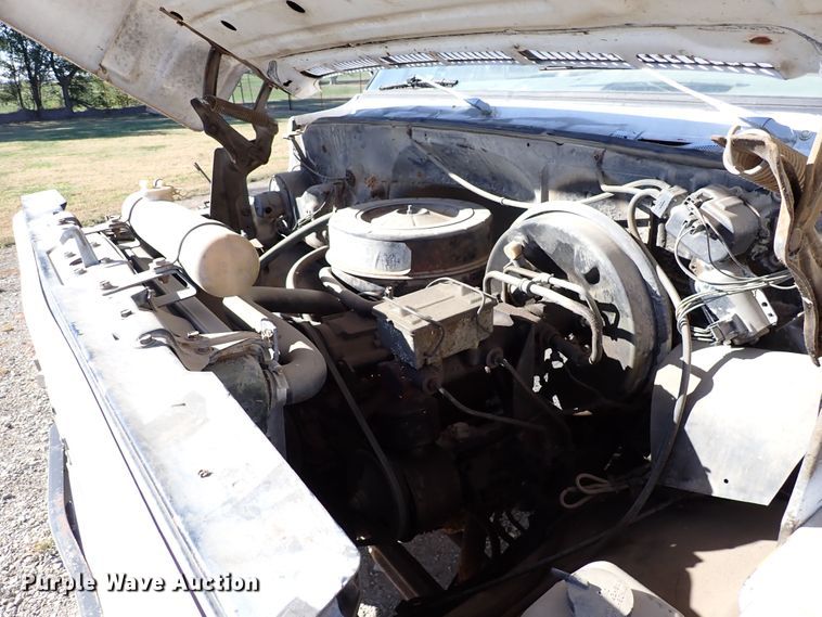 image for item DN6904 1984 Chevrolet C60  grain truck