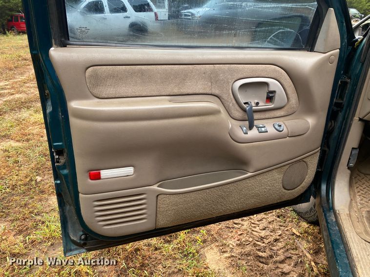 image for item DN8012 1998 Chevrolet K1500  Ext. Cab pickup truck