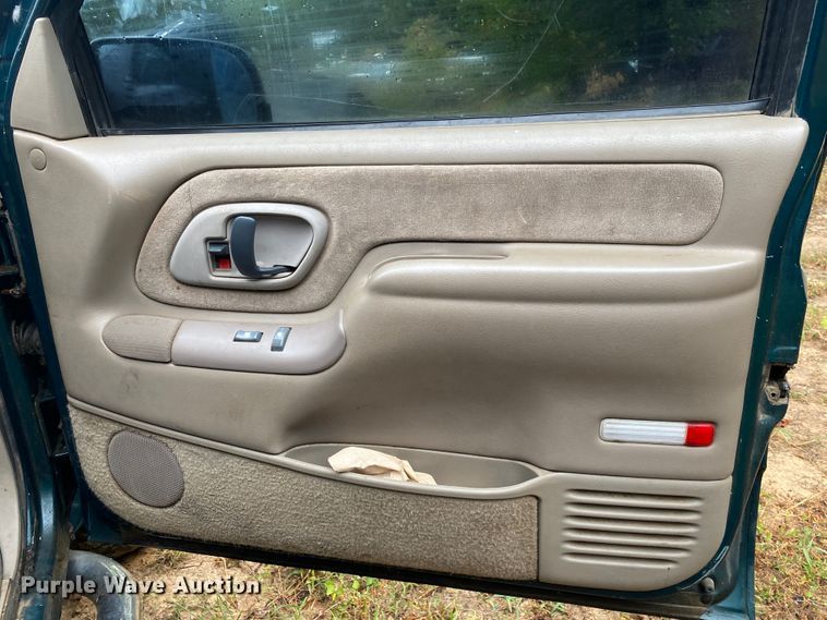 image for item DN8012 1998 Chevrolet K1500  Ext. Cab pickup truck