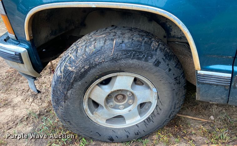 image for item DN8012 1998 Chevrolet K1500  Ext. Cab pickup truck