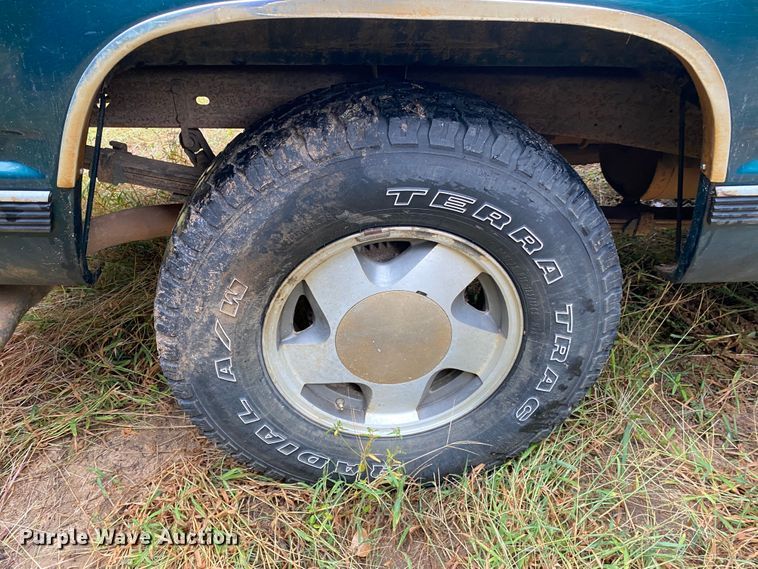 image for item DN8012 1998 Chevrolet K1500  Ext. Cab pickup truck