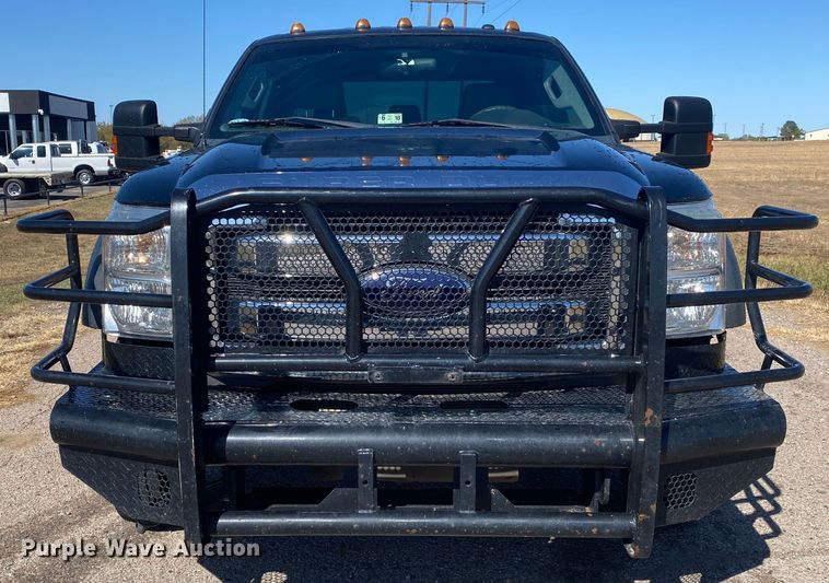 image for item DN8018 2016 Ford F550 Super Duty  Crew Cab truck cab and chassis