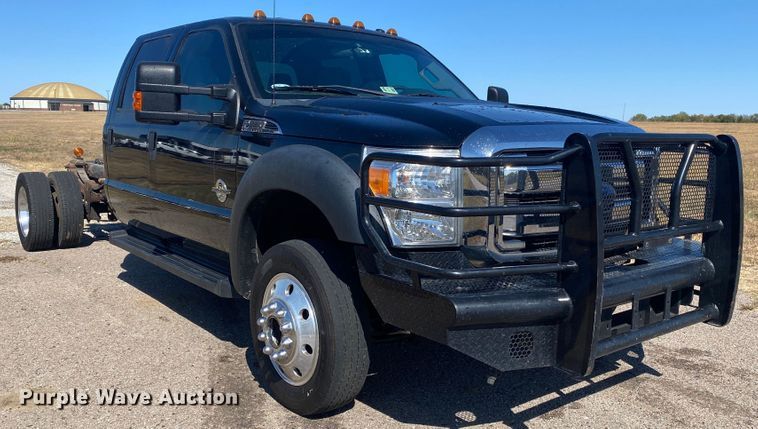 image for item DN8018 2016 Ford F550 Super Duty  Crew Cab truck cab and chassis