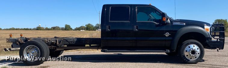 image for item DN8018 2016 Ford F550 Super Duty  Crew Cab truck cab and chassis