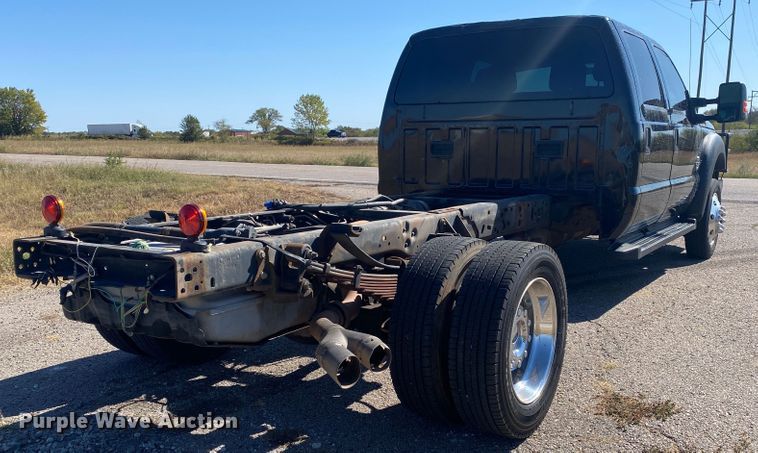 image for item DN8018 2016 Ford F550 Super Duty  Crew Cab truck cab and chassis