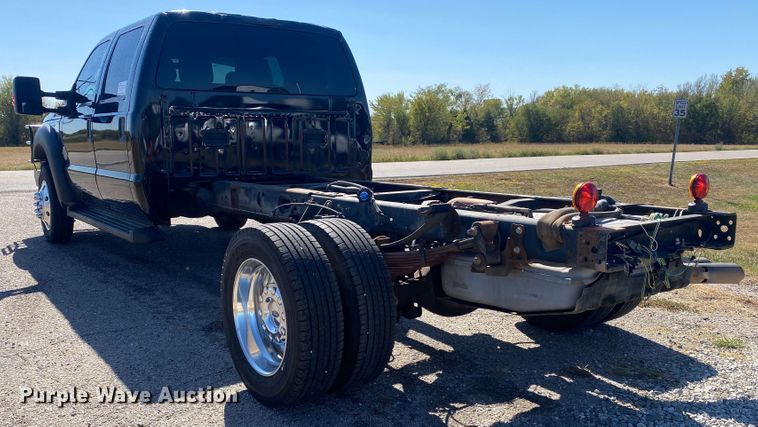 image for item DN8018 2016 Ford F550 Super Duty  Crew Cab truck cab and chassis