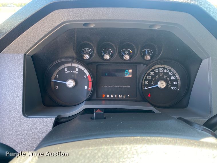 image for item DN8018 2016 Ford F550 Super Duty  Crew Cab truck cab and chassis