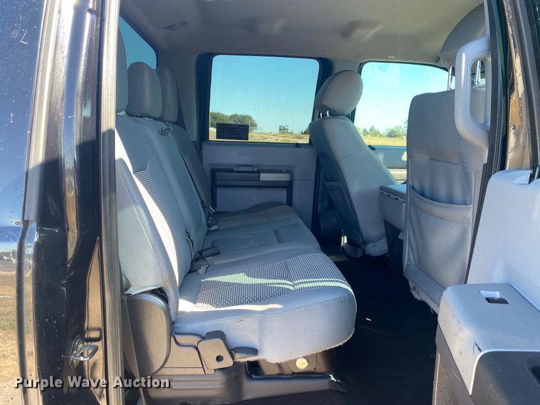 image for item DN8018 2016 Ford F550 Super Duty  Crew Cab truck cab and chassis