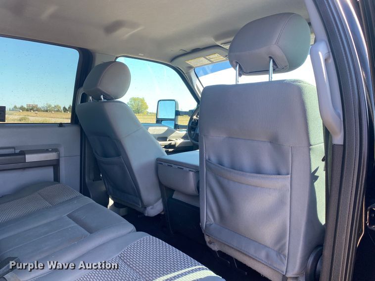 image for item DN8018 2016 Ford F550 Super Duty  Crew Cab truck cab and chassis