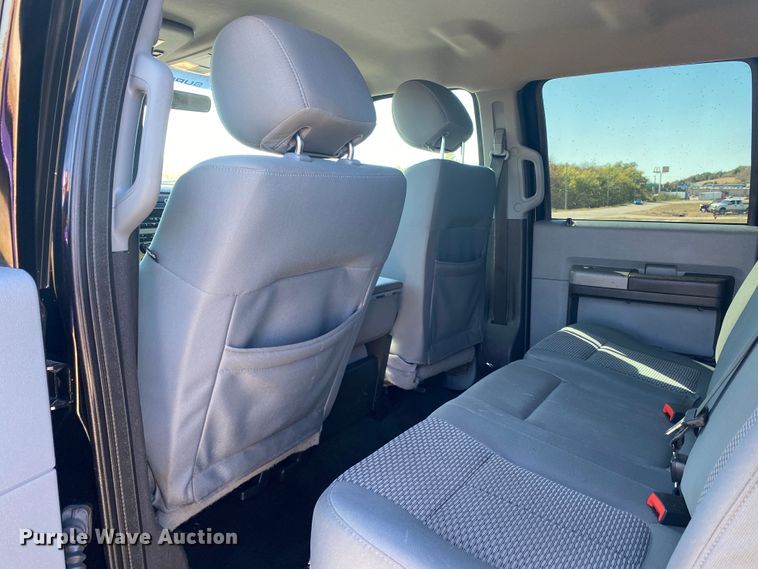 image for item DN8018 2016 Ford F550 Super Duty  Crew Cab truck cab and chassis