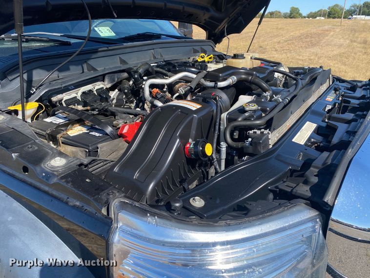 image for item DN8018 2016 Ford F550 Super Duty  Crew Cab truck cab and chassis