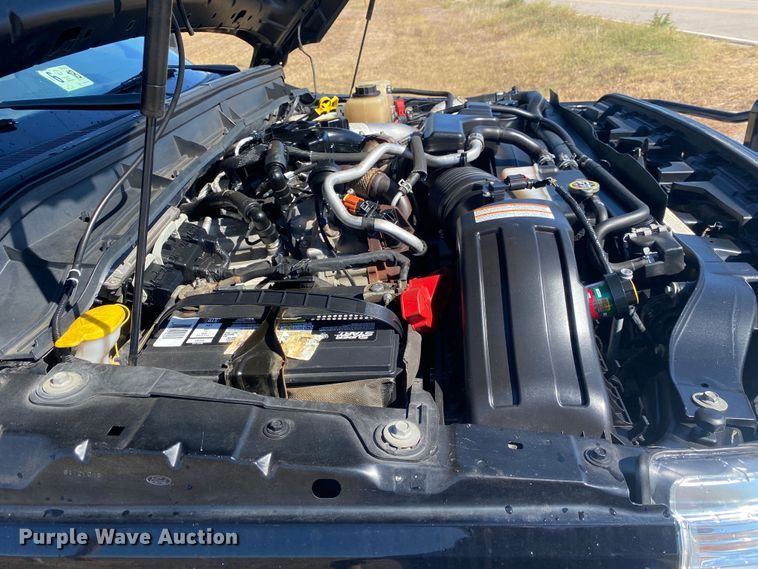 image for item DN8018 2016 Ford F550 Super Duty  Crew Cab truck cab and chassis