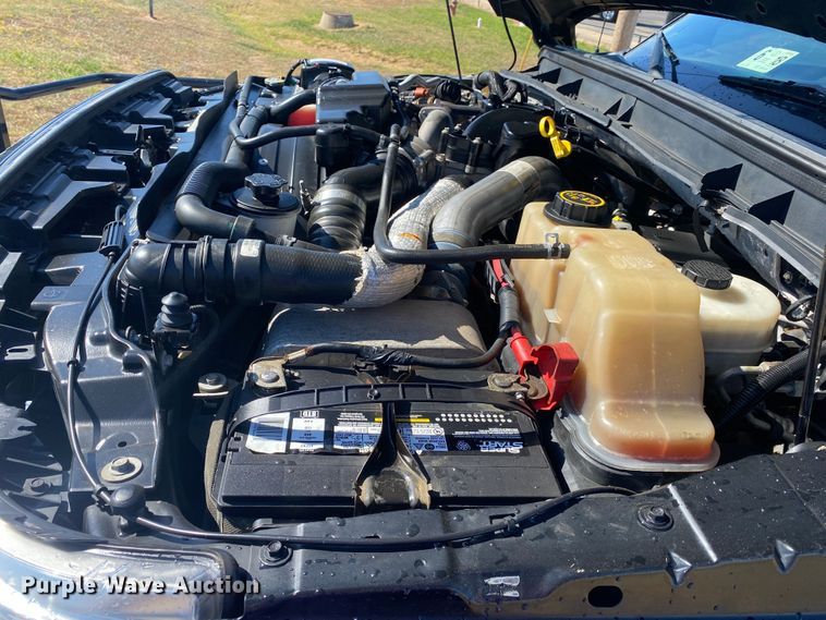 image for item DN8018 2016 Ford F550 Super Duty  Crew Cab truck cab and chassis