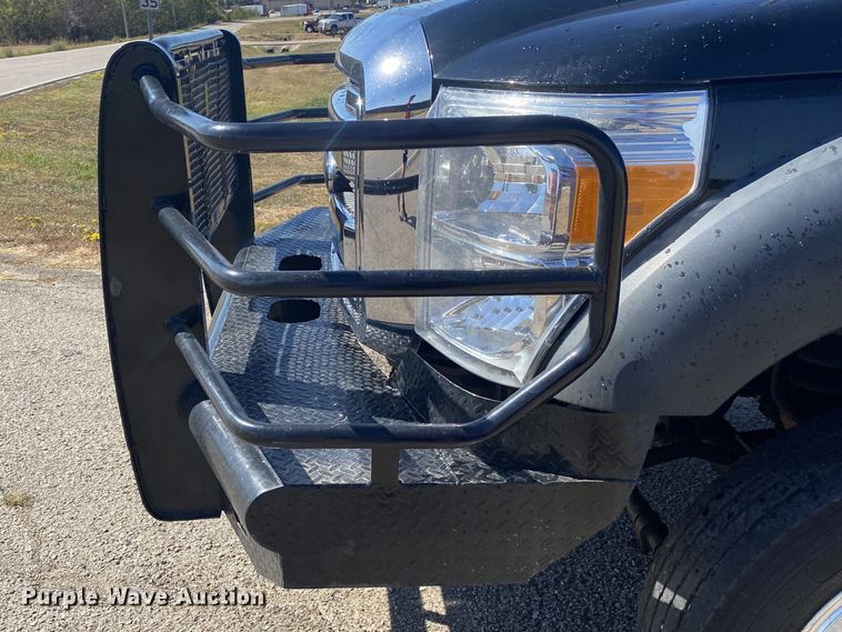 image for item DN8018 2016 Ford F550 Super Duty  Crew Cab truck cab and chassis