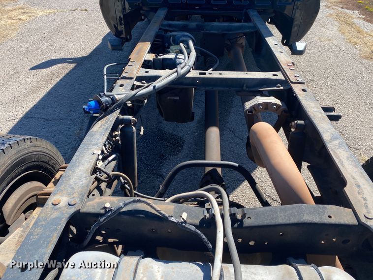 image for item DN8018 2016 Ford F550 Super Duty  Crew Cab truck cab and chassis