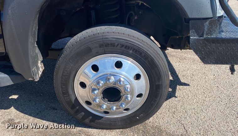 image for item DN8018 2016 Ford F550 Super Duty  Crew Cab truck cab and chassis