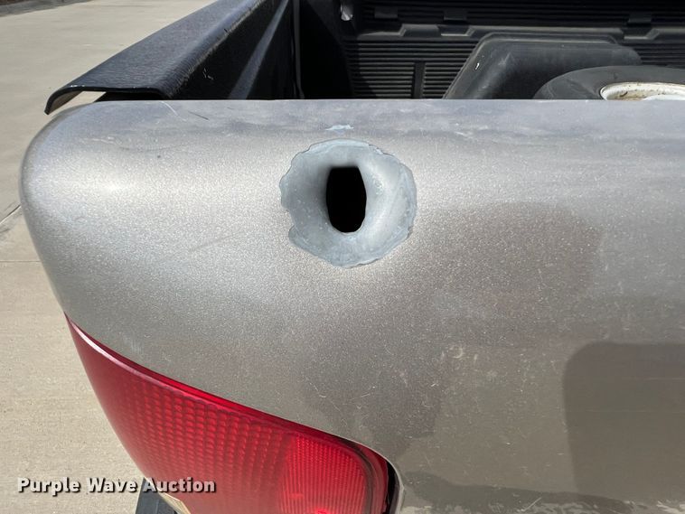 image for item DO8749 2002 GMC Sonoma  Ext. Cab pickup truck