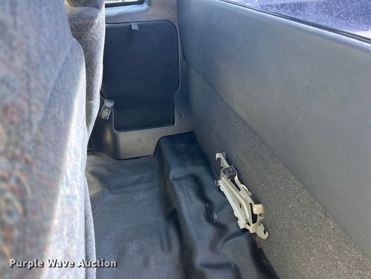 image for item DO8749 2002 GMC Sonoma  Ext. Cab pickup truck