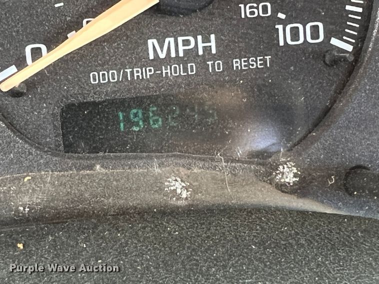 image for item DO8749 2002 GMC Sonoma  Ext. Cab pickup truck