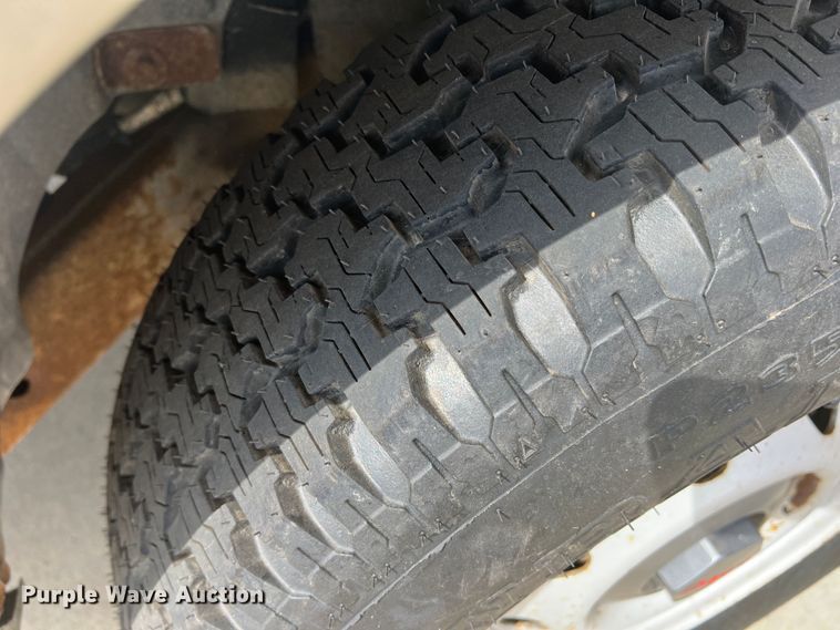 image for item DO8749 2002 GMC Sonoma  Ext. Cab pickup truck