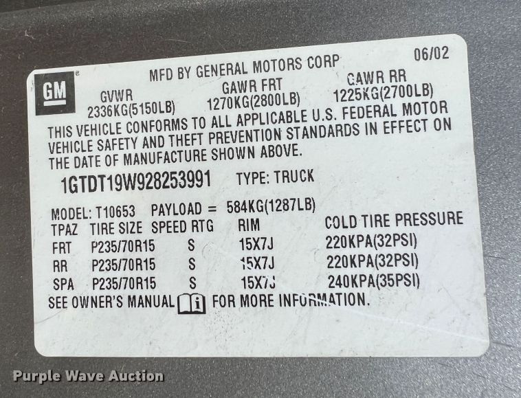 image for item DO8749 2002 GMC Sonoma  Ext. Cab pickup truck