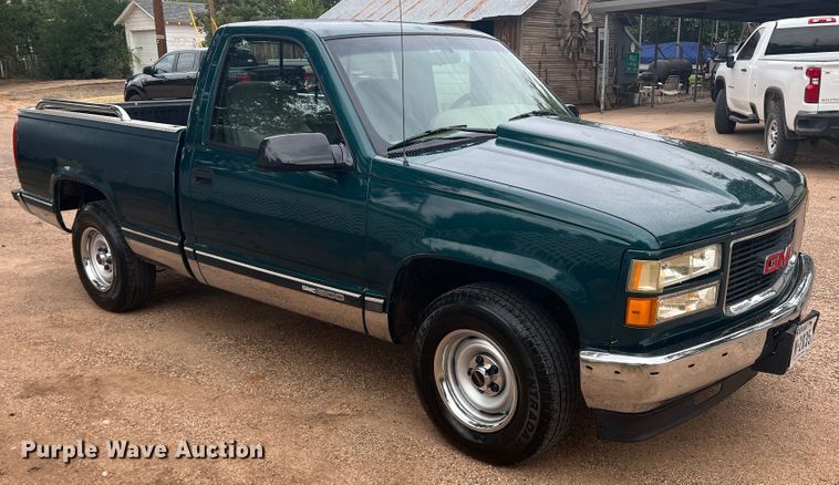 image for item DO8805 1995 GMC Sierra C1500  pickup truck