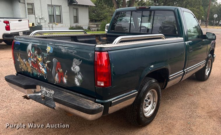 image for item DO8805 1995 GMC Sierra C1500  pickup truck