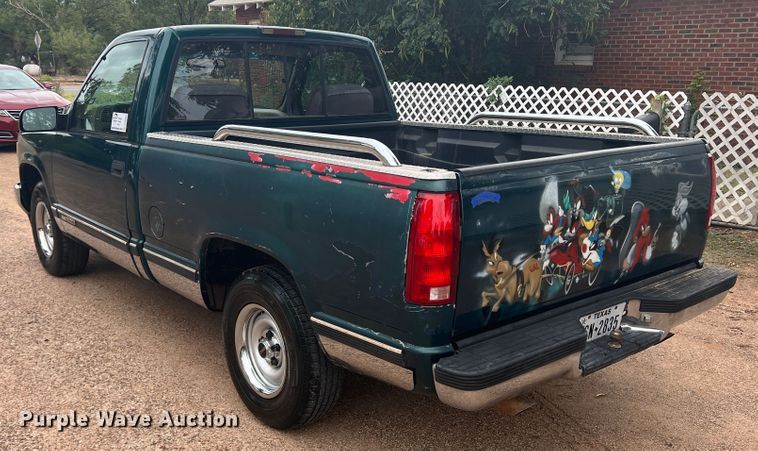 image for item DO8805 1995 GMC Sierra C1500  pickup truck