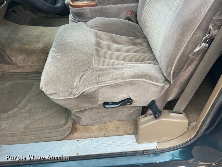 image for item DO8805 1995 GMC Sierra C1500  pickup truck