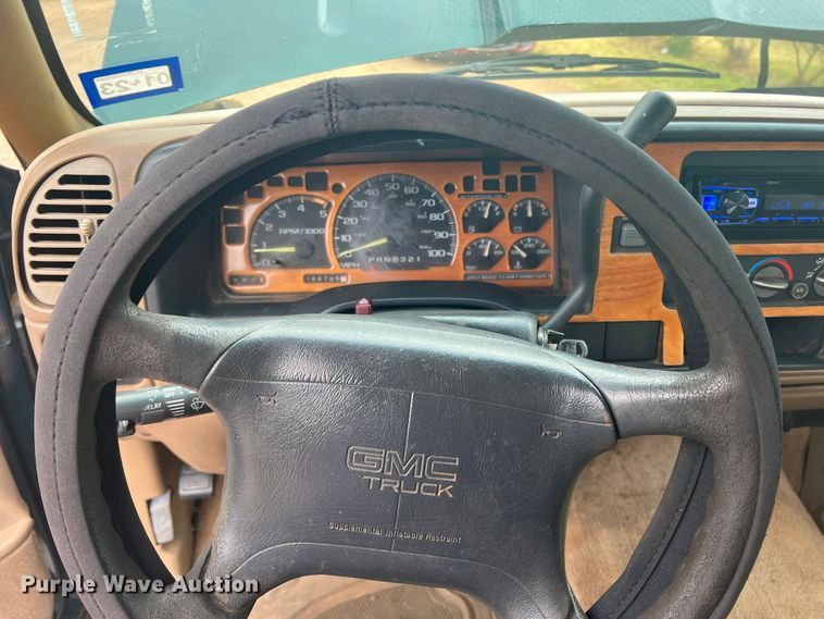 image for item DO8805 1995 GMC Sierra C1500  pickup truck