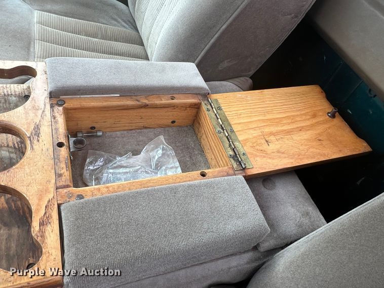 image for item DO8805 1995 GMC Sierra C1500  pickup truck