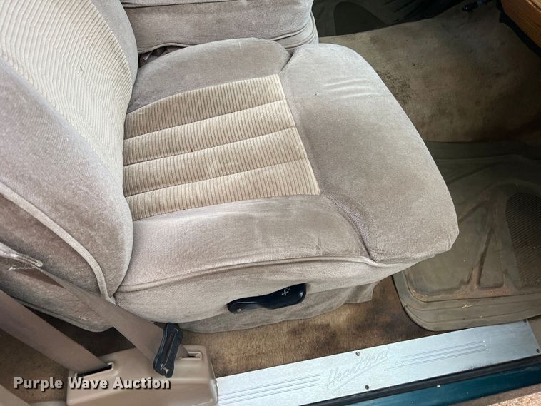 image for item DO8805 1995 GMC Sierra C1500  pickup truck