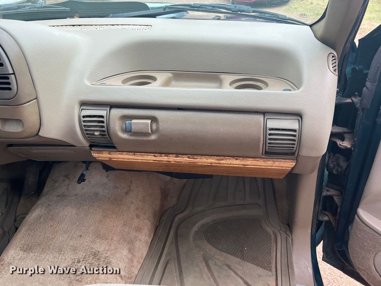 image for item DO8805 1995 GMC Sierra C1500  pickup truck