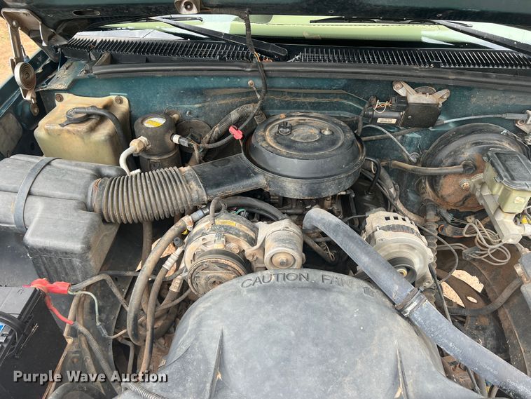 image for item DO8805 1995 GMC Sierra C1500  pickup truck