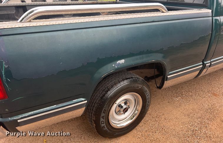 image for item DO8805 1995 GMC Sierra C1500  pickup truck