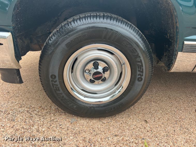 image for item DO8805 1995 GMC Sierra C1500  pickup truck