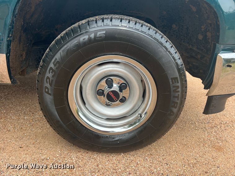 image for item DO8805 1995 GMC Sierra C1500  pickup truck