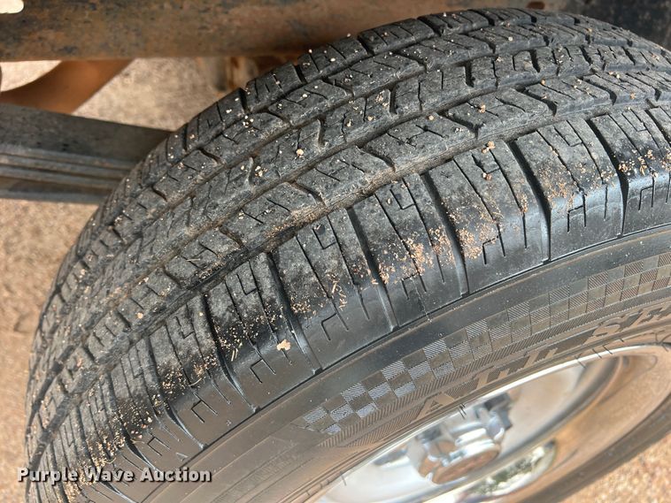 image for item DO8805 1995 GMC Sierra C1500  pickup truck