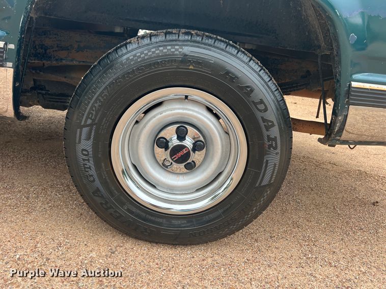 image for item DO8805 1995 GMC Sierra C1500  pickup truck