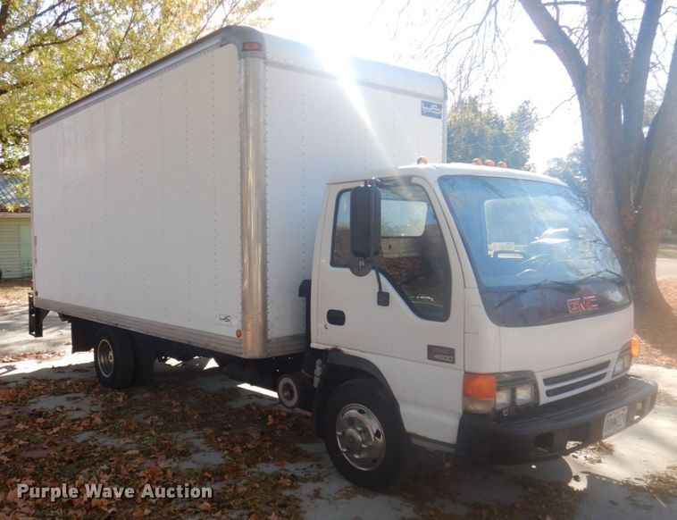 image for item DP0398 2001 GMC W4500  box truck